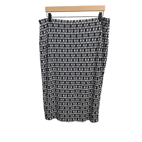Vince Camuto Women's Stretchy Pencil Below Knee Skirt SIZE Large - Picture 1 of 4